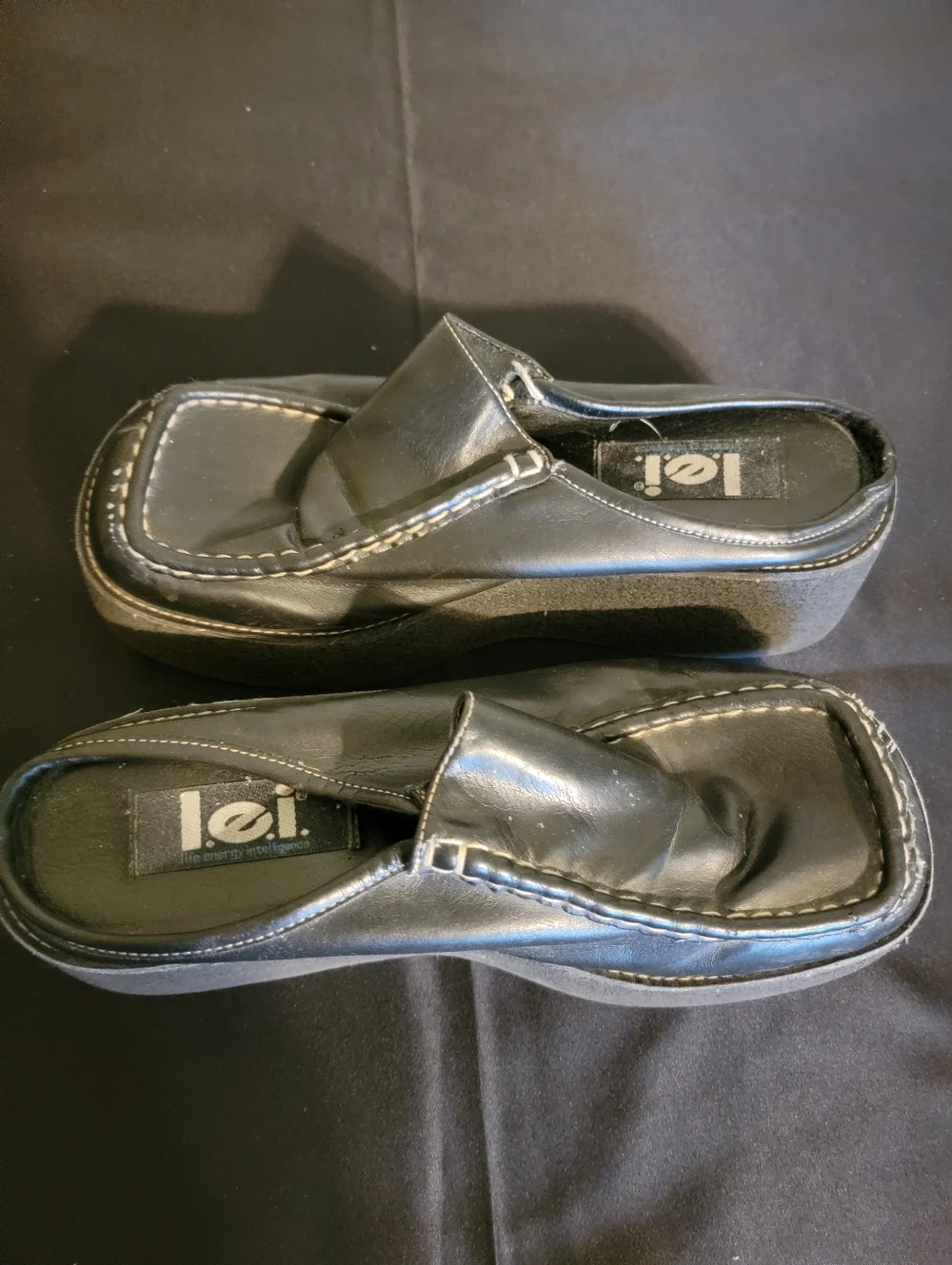 lei Black Leather Platform Mules with Contrast Stitching - Picture 5 of 7